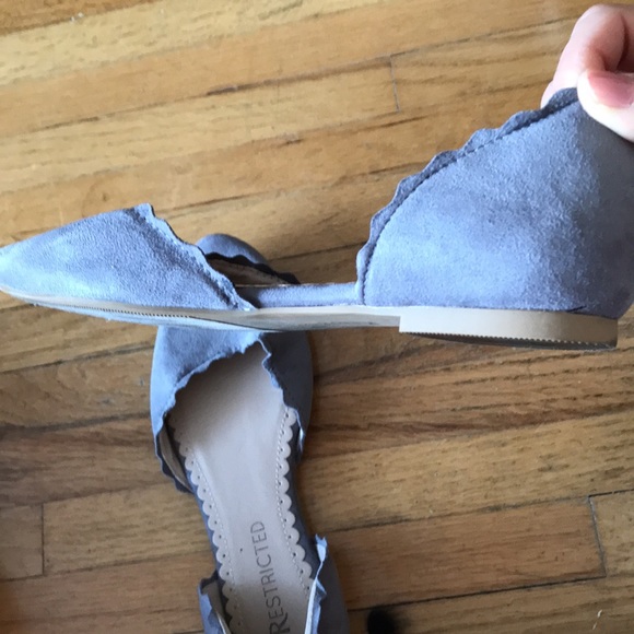 Flat shoes - Picture 2 of 2